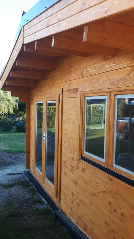 Naše realizace: zateplená zahradní chatka Wissous 19.9m²(5x4m) v jižních Čechách